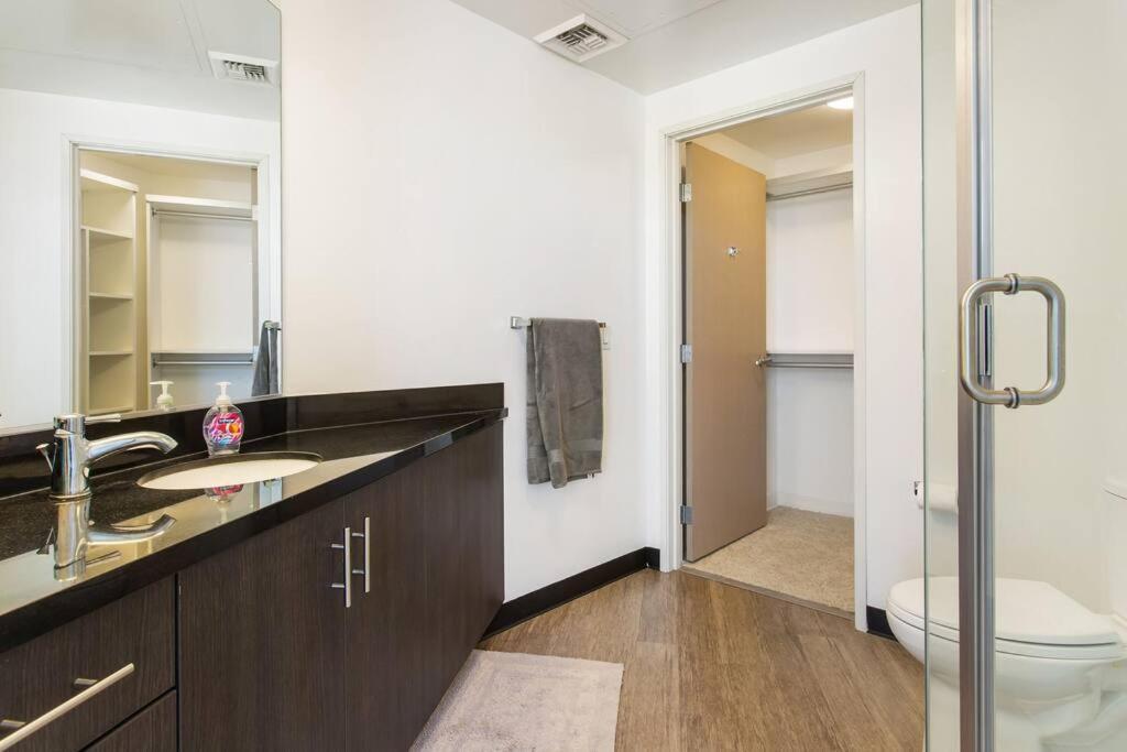 Lovely Upscale High Rise Private Parking & Pool Apartment Los Angeles Ngoại thất bức ảnh