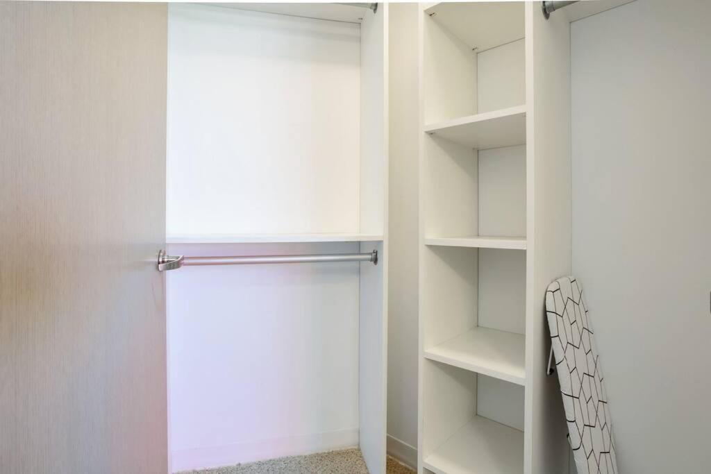 Lovely Upscale High Rise Private Parking & Pool Apartment Los Angeles Ngoại thất bức ảnh