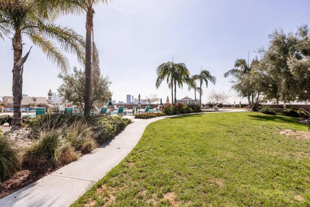 Lovely Upscale High Rise Private Parking & Pool Apartment Los Angeles Ngoại thất bức ảnh