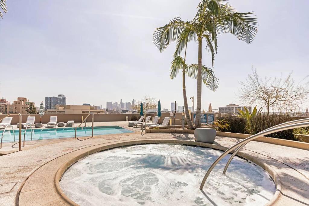 Lovely Upscale High Rise Private Parking & Pool Apartment Los Angeles Ngoại thất bức ảnh