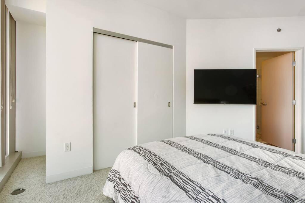 Lovely Upscale High Rise Private Parking & Pool Apartment Los Angeles Ngoại thất bức ảnh