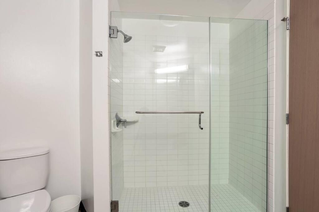 Lovely Upscale High Rise Private Parking & Pool Apartment Los Angeles Ngoại thất bức ảnh