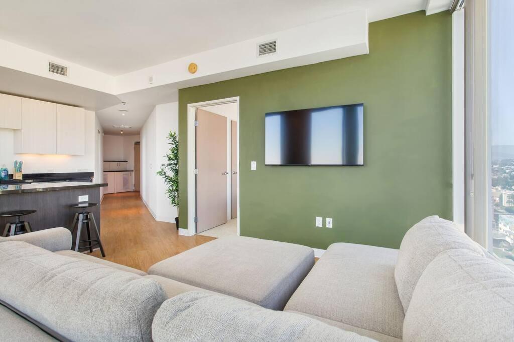 Lovely Upscale High Rise Private Parking & Pool Apartment Los Angeles Ngoại thất bức ảnh