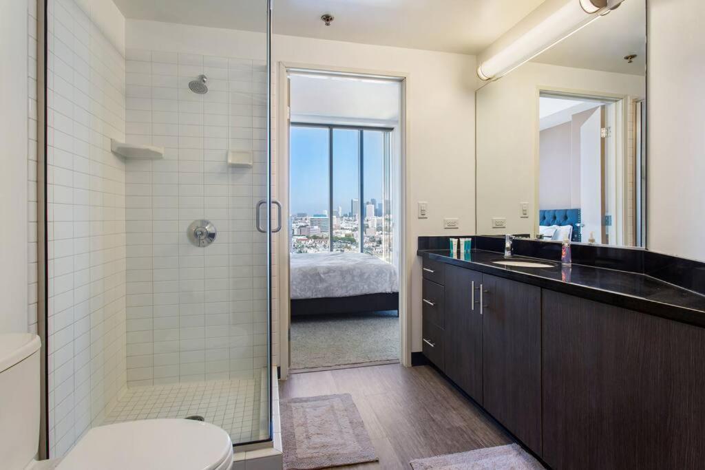 Lovely Upscale High Rise Private Parking & Pool Apartment Los Angeles Ngoại thất bức ảnh
