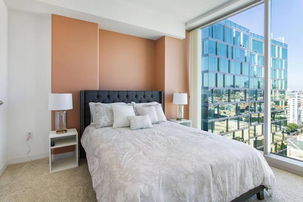 Lovely Upscale High Rise Private Parking & Pool Apartment Los Angeles Ngoại thất bức ảnh