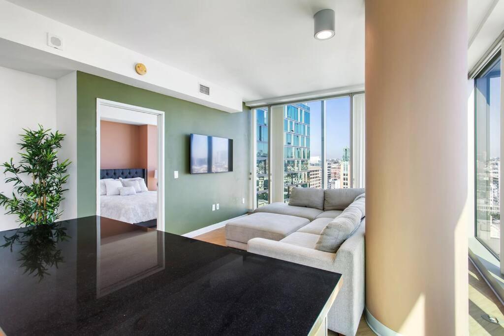 Lovely Upscale High Rise Private Parking & Pool Apartment Los Angeles Ngoại thất bức ảnh